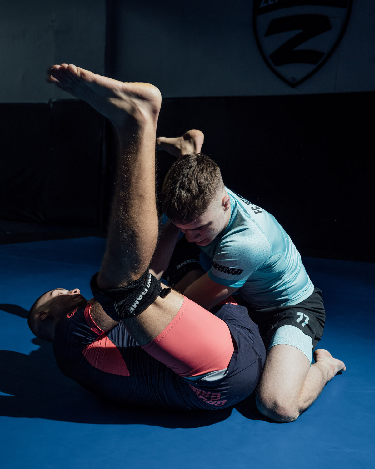 2-in-1-Trainingsshorts FC Armbar (Marineblau)