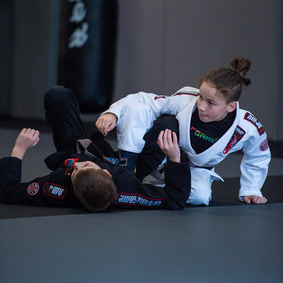BJJ-Gi für Kinder Ninja (Schwarz) + Gürtel GRATIS