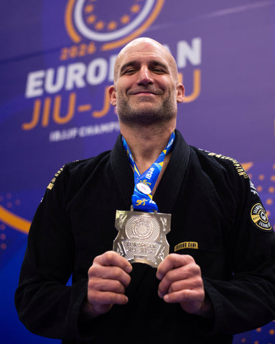 BJJ-Kimono / Gi Champion 3.0 (Schwarz) + Gürtel GRATIS