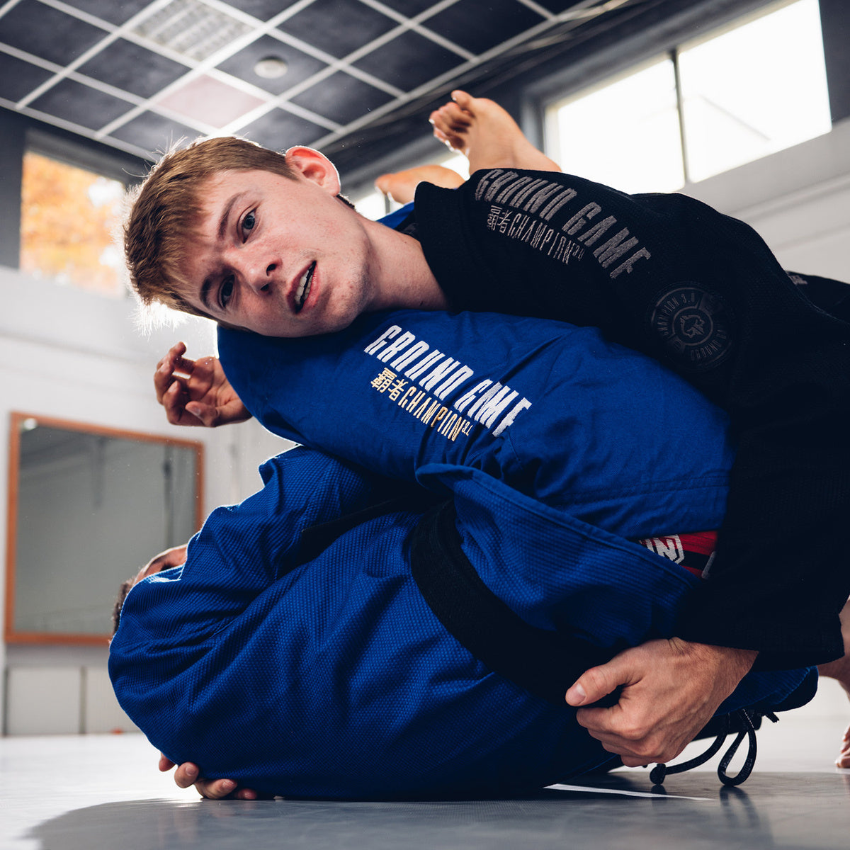 BJJ-Kimono / Gi Champion 3.0 Shadow (Schwarz) + Gürtel GRATIS