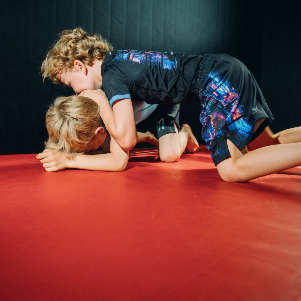 Kinder-Rashguard Cyber Samurai kurzarm